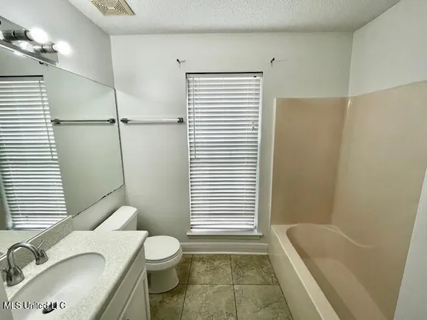 $1,700 | 4081 Groveland Road, Ocean Springs, MS 39564