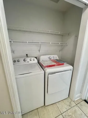$1,700 | 4081 Groveland Road, Ocean Springs, MS 39564