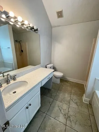$1,700 | 4081 Groveland Road, Ocean Springs, MS 39564
