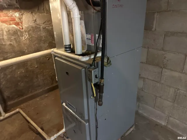 $130,000 | 613 East College Avenue, Unit 4, Jacksonville, IL 62650