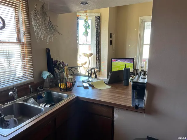 $130,000 | 613 East College Avenue, Unit 4, Jacksonville, IL 62650