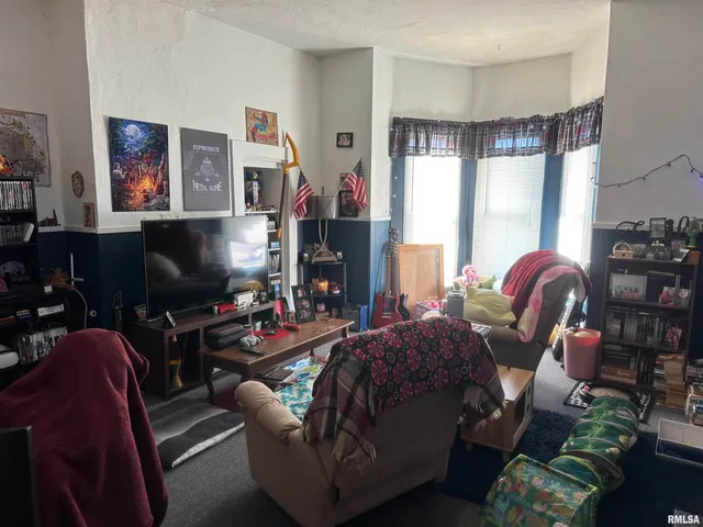 $130,000 | 613 East College Avenue, Unit 4, Jacksonville, IL 62650