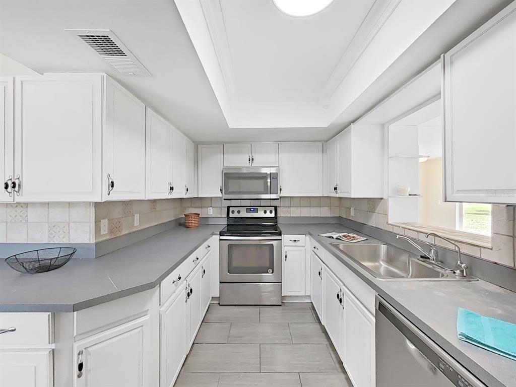 16810 Whirley Road Lutz, FL 33558 - Photo 24 of 47