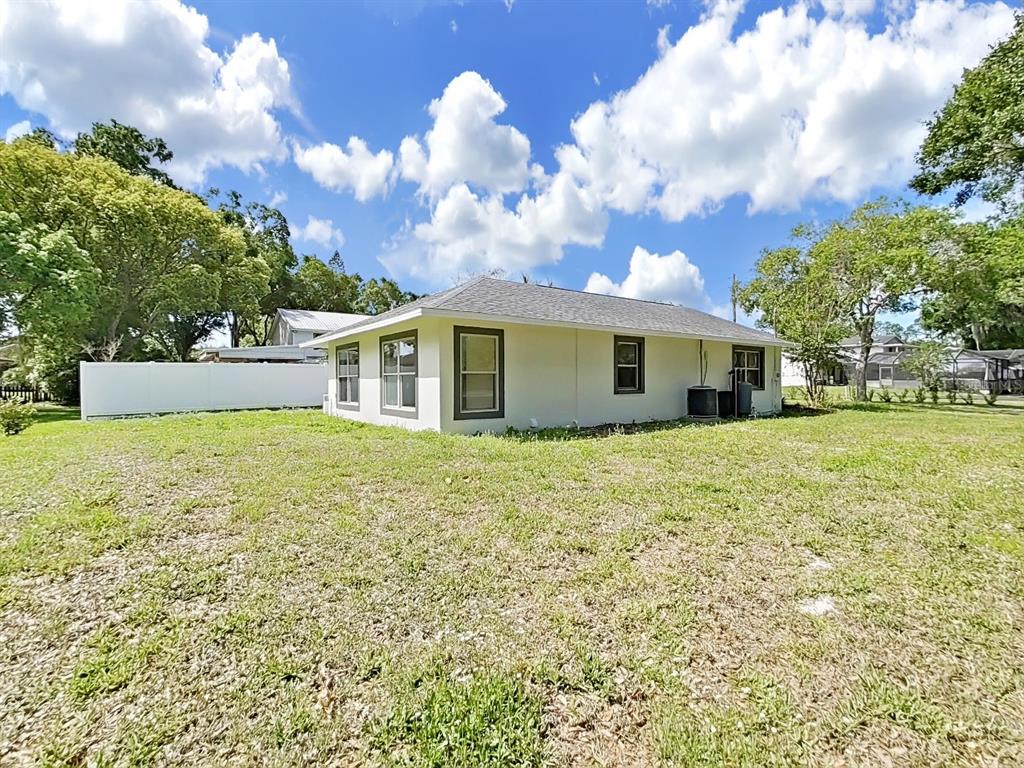 16810 Whirley Road Lutz, FL 33558 - Photo 4 of 47