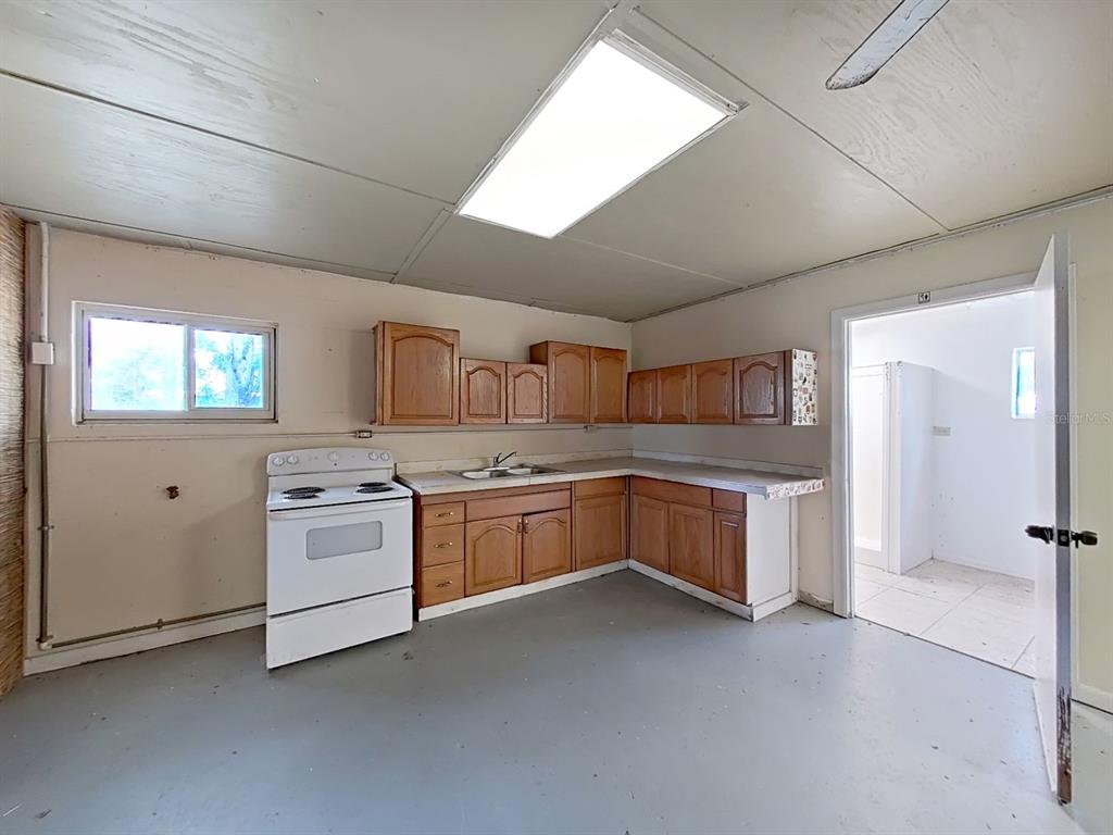 16810 Whirley Road Lutz, FL 33558 - Photo 42 of 47