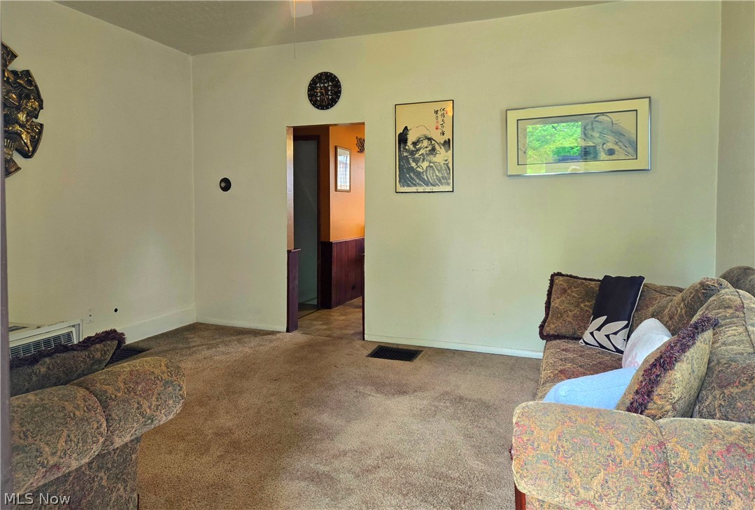 2446 Vestal Road Youngstown, OH 44509 - Photo 3 of 23