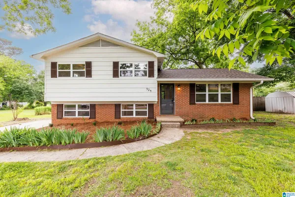 $304,900 | 524 Lynn Circle, Mount Olive, AL 35117