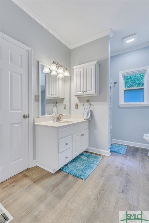 1009 Bobwhite Road Savannah, GA 31410 - Photo 32 of 50 Main floor bath w shower
