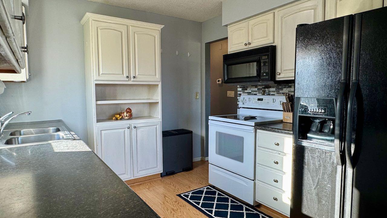 918 Rensvold Boulevard Moorhead, MN 56560 - Photo 11 of 44