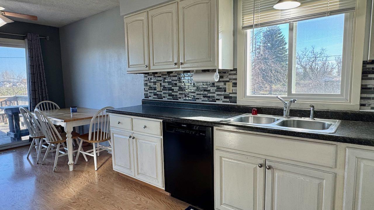 918 Rensvold Boulevard Moorhead, MN 56560 - Photo 12 of 44