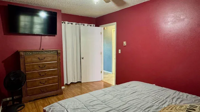 $250,000 | 918 Rensvold Boulevard, Moorhead, MN 56560