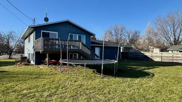 $250,000 | 918 Rensvold Boulevard, Moorhead, MN 56560