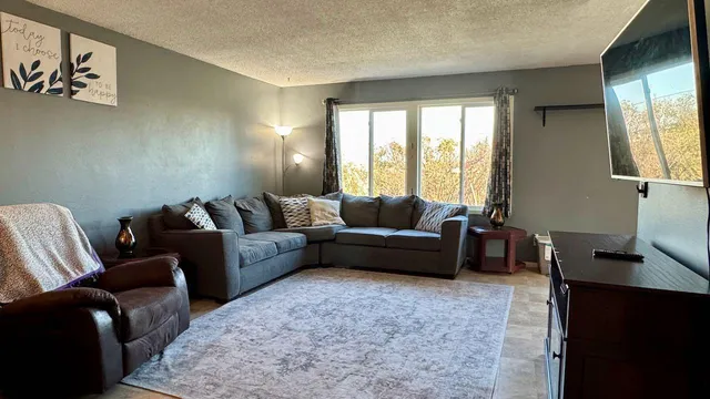 $250,000 | 918 Rensvold Boulevard, Moorhead, MN 56560