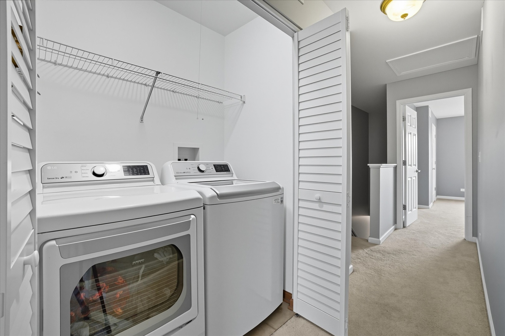 819 Daniel Drive Minooka, IL 60447 - Photo 20 of 33 a utility room with dryer and washer