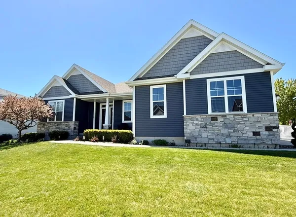$825,000 | 513 Chad's Crossing, Verona, WI 53593