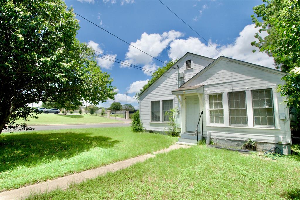 2224 Live Oak Avenue Waco, TX 76708 - Photo 14 of 19
