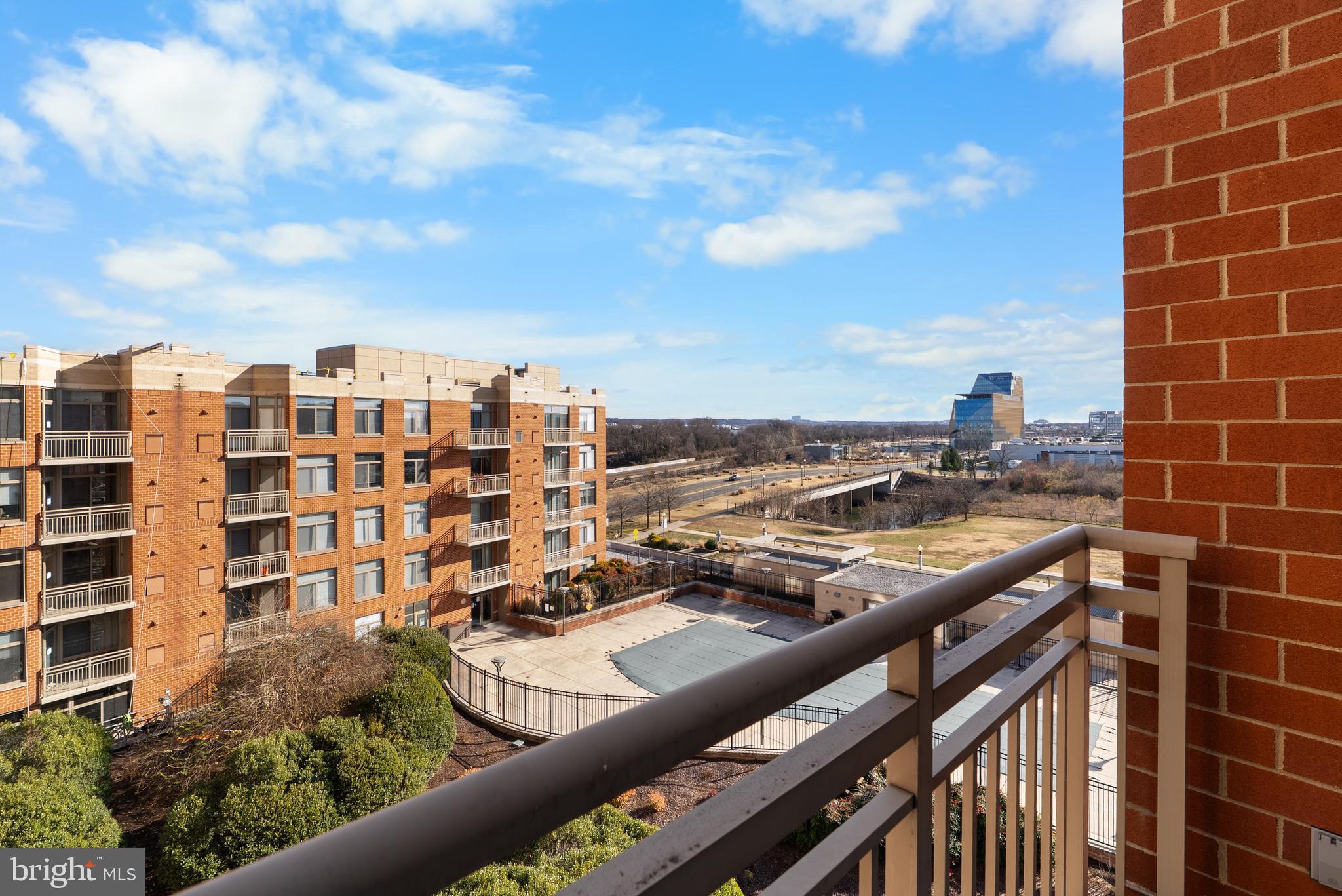3650 South Glebe Road, Unit 666 Arlington, VA 22202 - Photo 37 of 48 a view of a city from a balcony