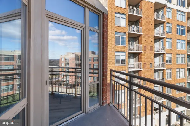 $494,999 | 3650 South Glebe Road, Unit 666, Arlington, VA 22202