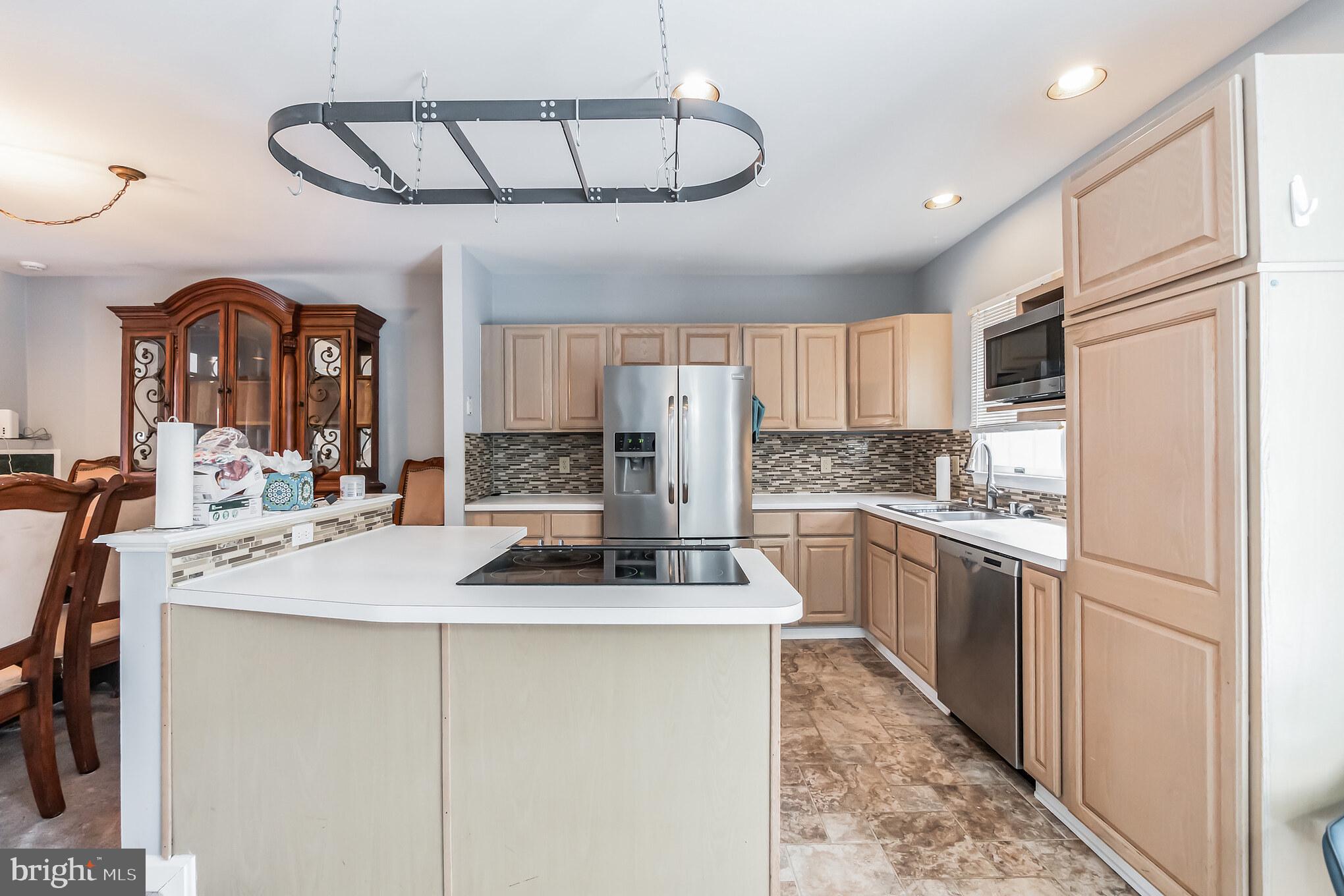 98 Victoria Square Frederick, MD 21702 - Photo 6 of 29