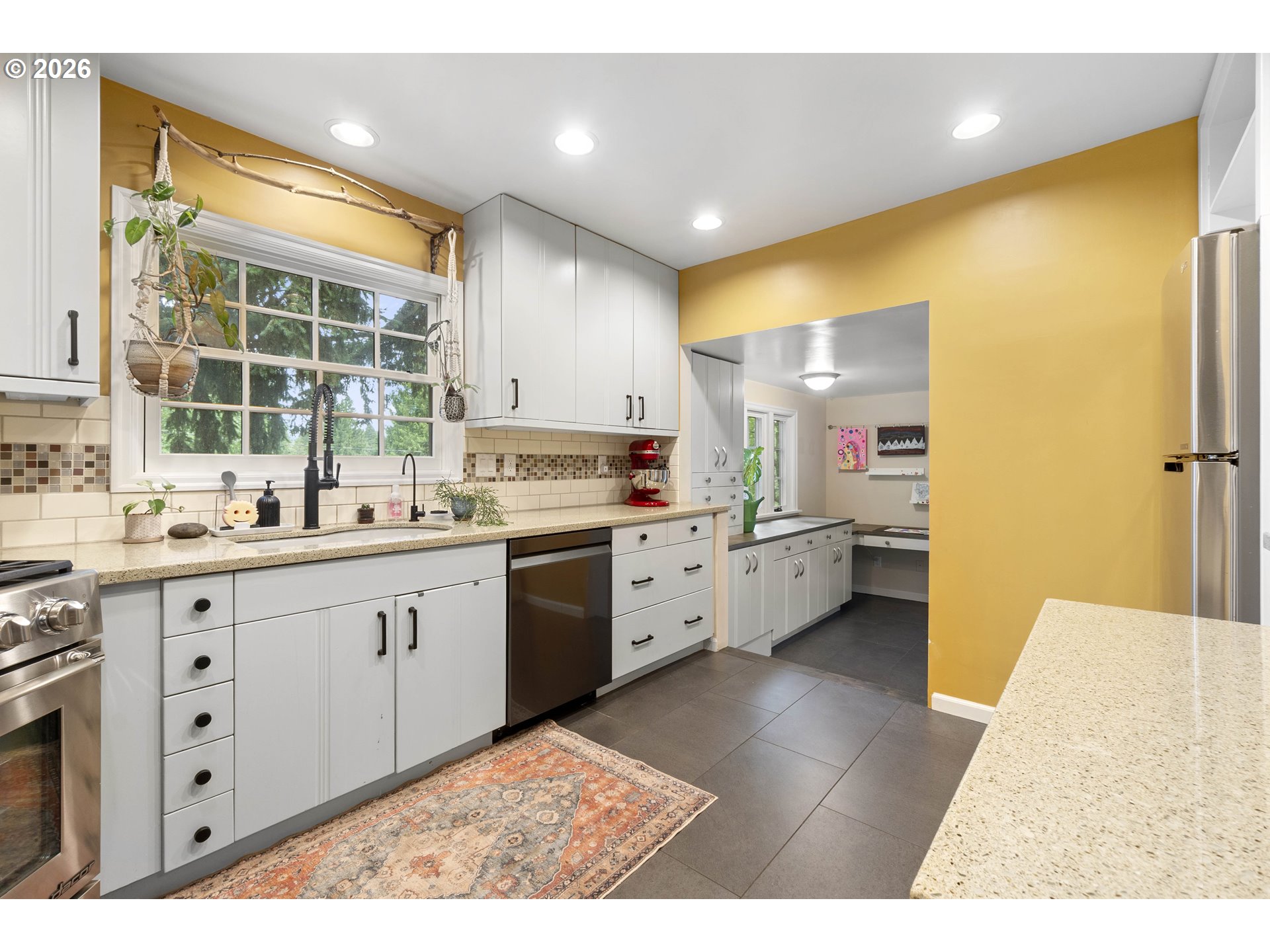 8435 Southwest 11th Avenue Portland, OR 97219 - Photo 17 of 47
