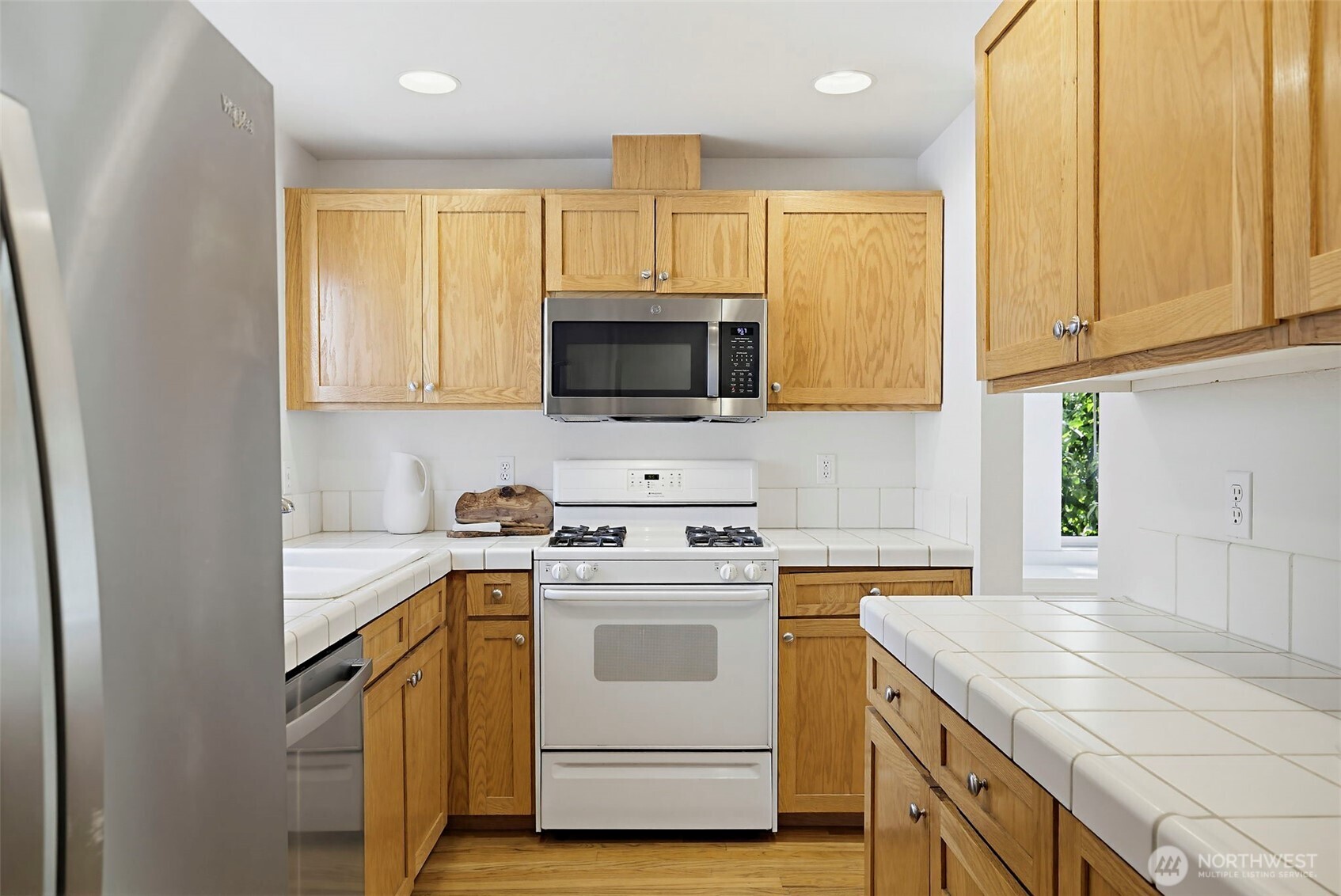 1141 North 93rd Street, Unit B Seattle, WA 98103 - Photo 11 of 30
