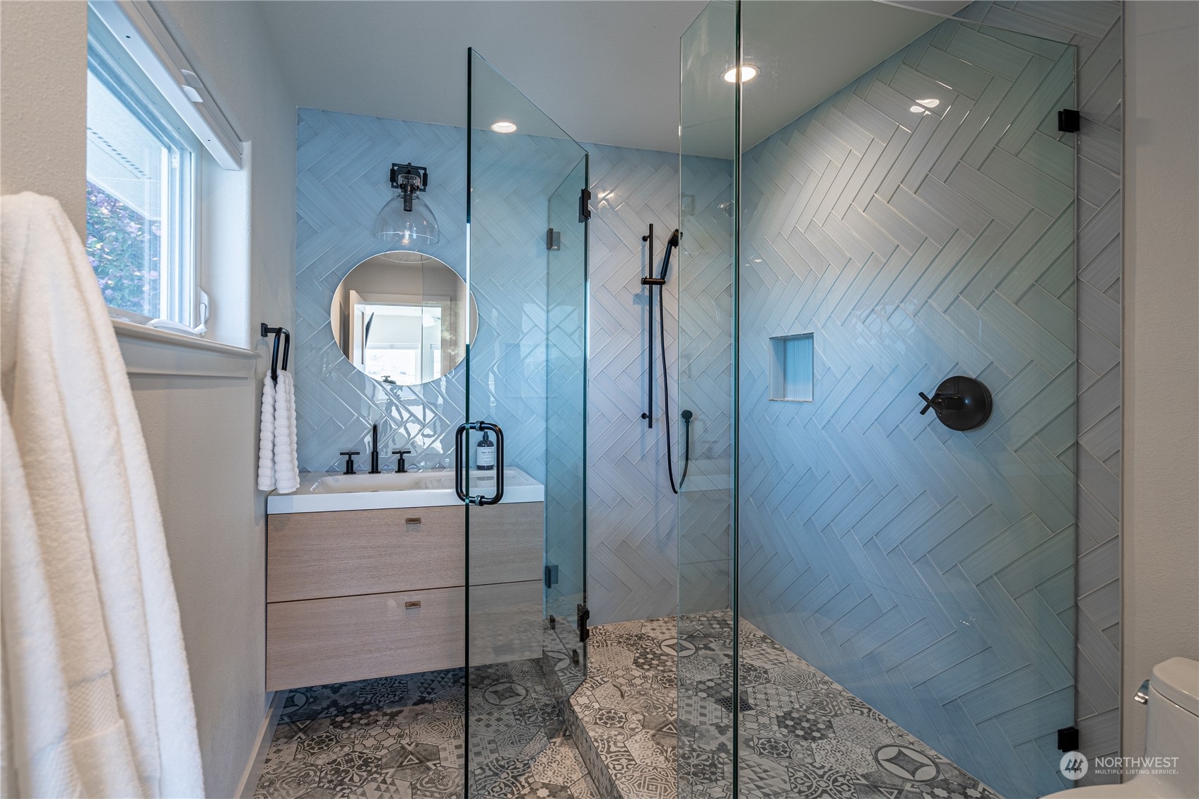 2902 South Lakeshore Road Chelan, WA 98816 - Photo 16 of 40 Gallery Image 16