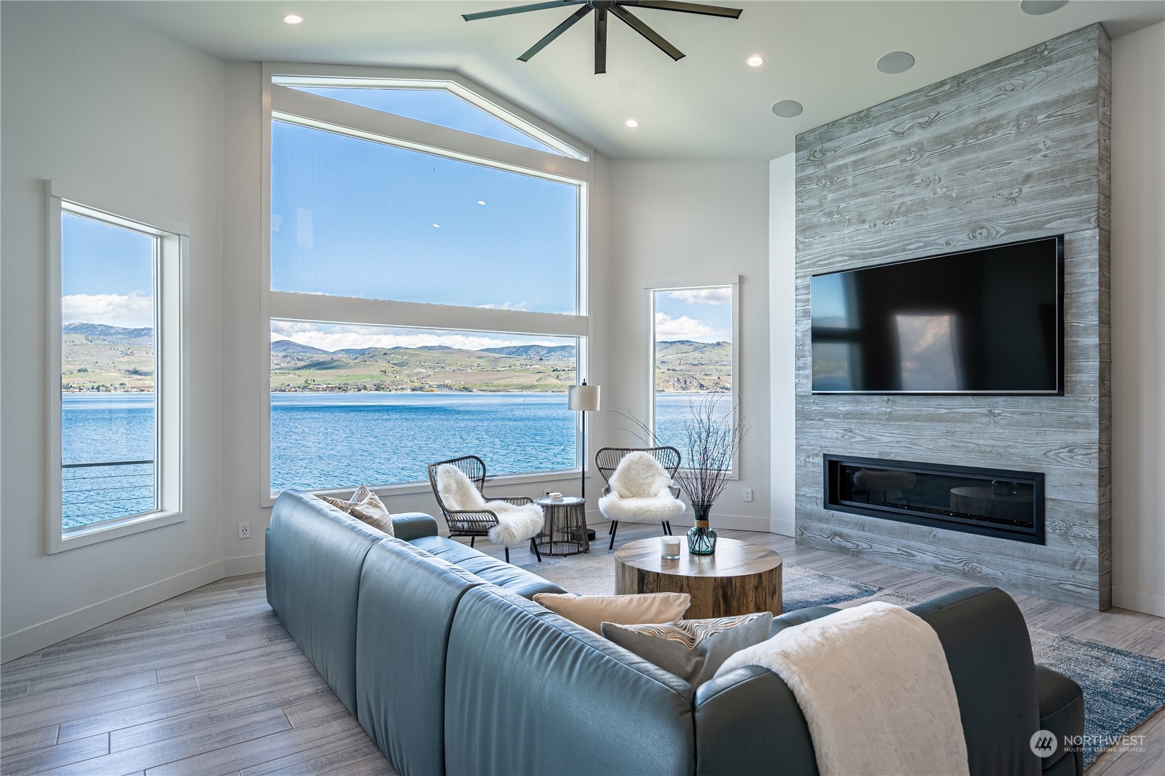 2902 South Lakeshore Road Chelan, WA 98816 - Photo 18 of 40 Gallery Image 18