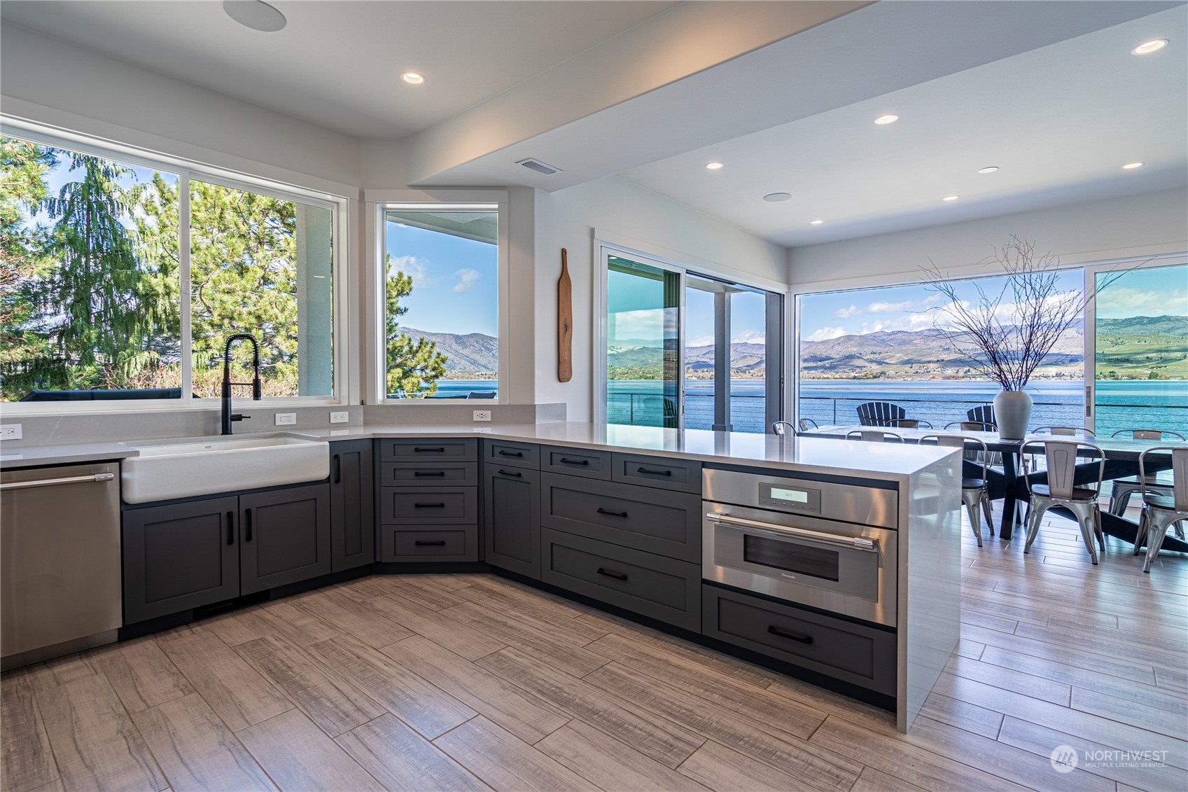 2902 South Lakeshore Road Chelan, WA 98816 - Photo 24 of 40 Gallery Image 24