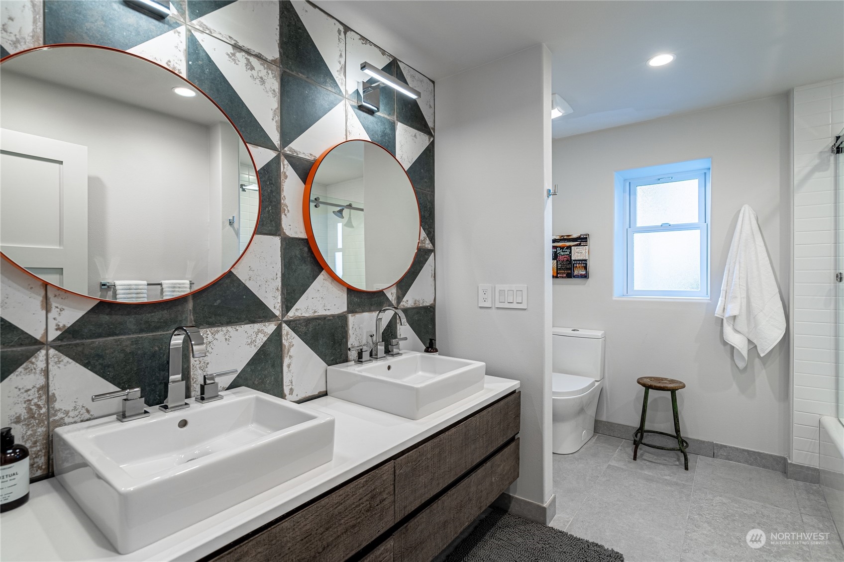 2902 South Lakeshore Road Chelan, WA 98816 - Photo 33 of 40 Gallery Image 33