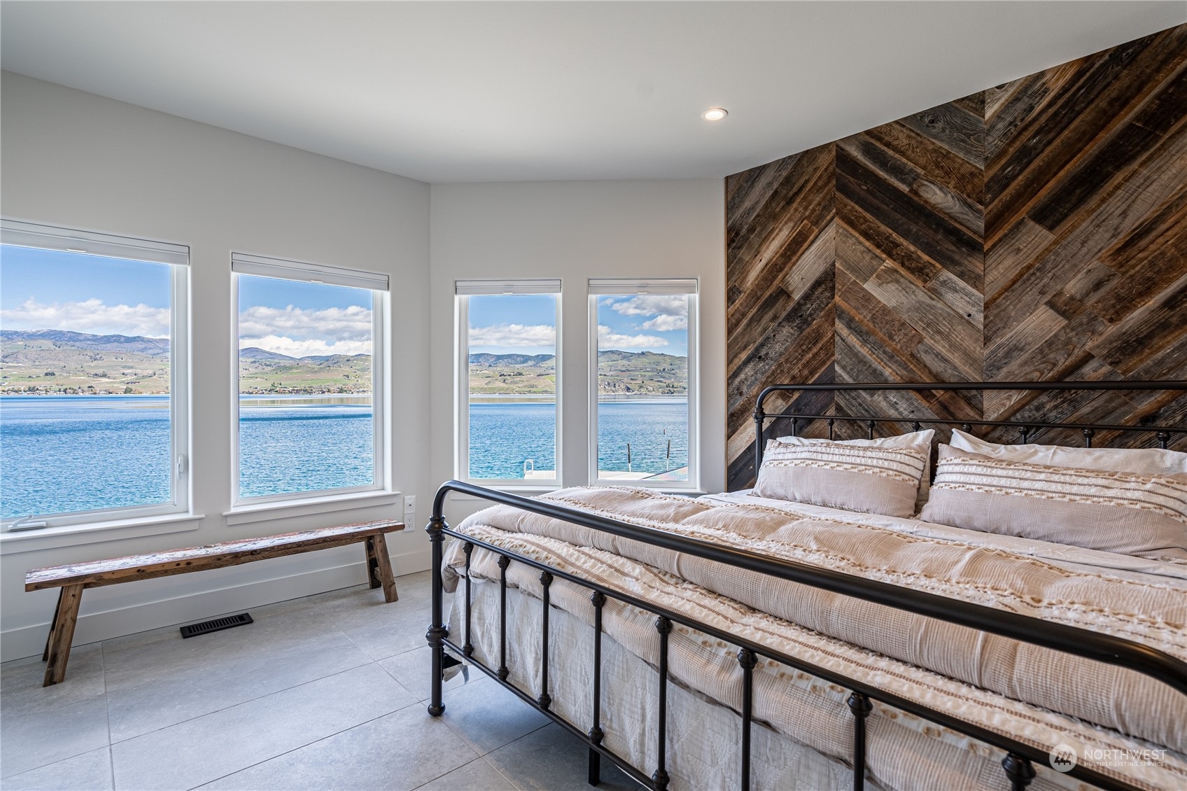 2902 South Lakeshore Road Chelan, WA 98816 - Photo 34 of 40 Gallery Image 34
