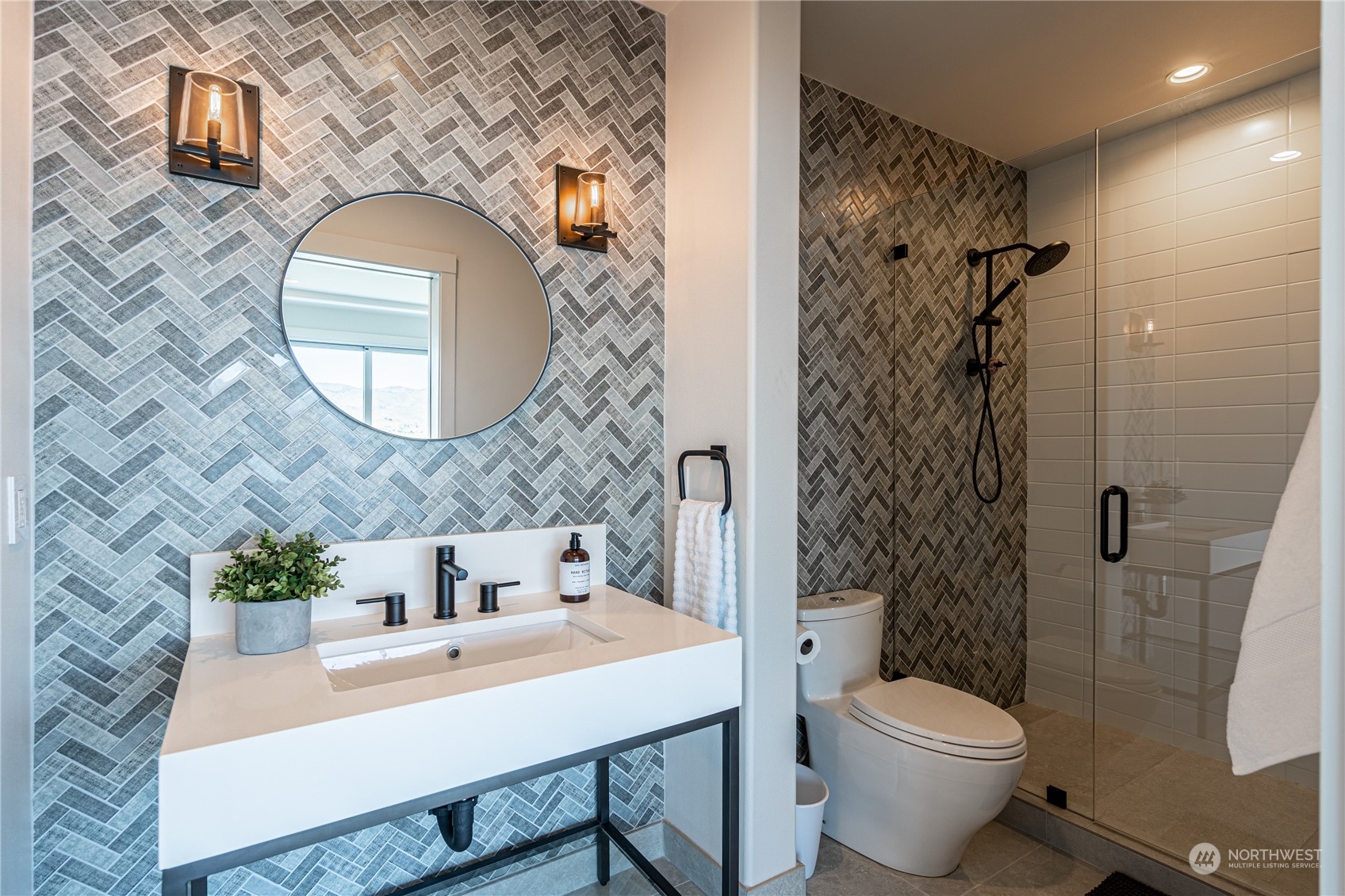 2902 South Lakeshore Road Chelan, WA 98816 - Photo 37 of 40 Gallery Image 37