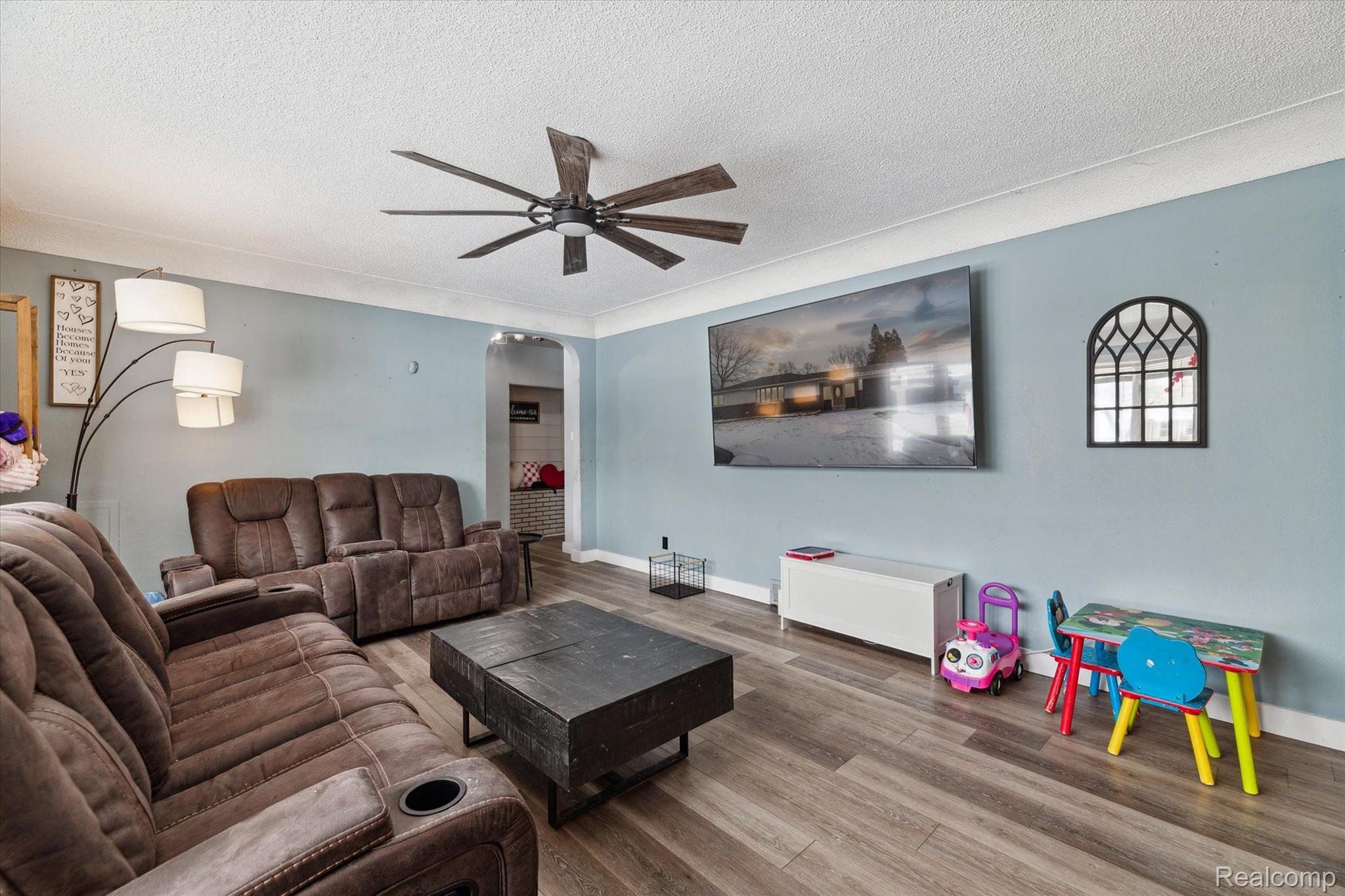 4258 North Genesee Road Flint, MI 48506 - Photo 6 of 41 Gallery Image 6