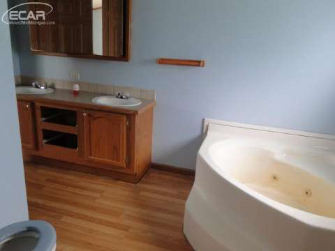 7172 North Jennings Road Mount Morris, MI 48458 - Photo 9 of 13 20444236-8.JPG