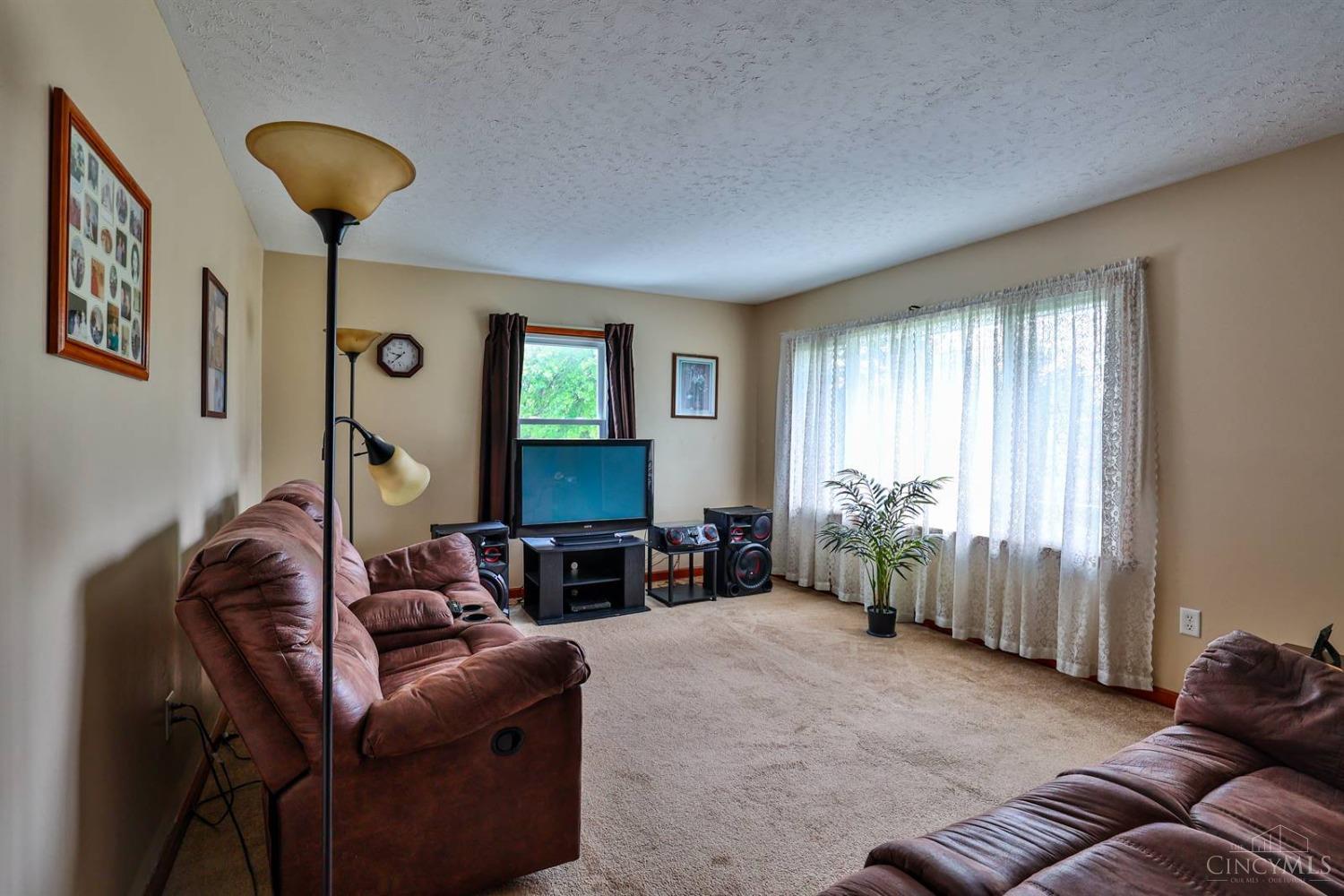 11515 Pippin Road Cincinnati, OH 45231 - Photo 5 of 27