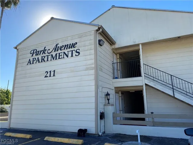 $1,100 | 211 Park Avenue, Unit 15, LaBelle, FL 33935