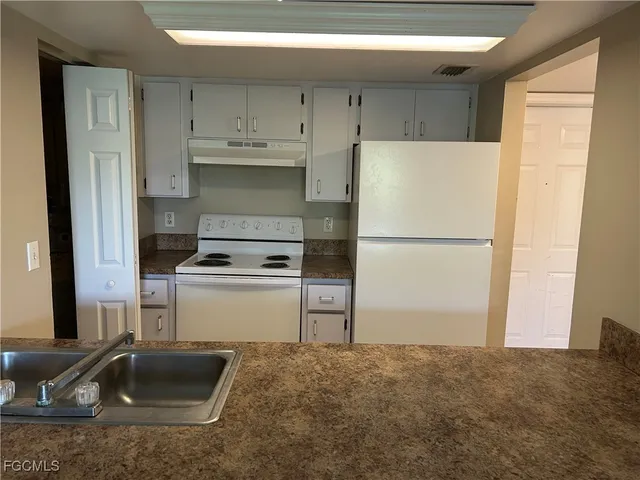 $1,100 | 211 Park Avenue, Unit 15, LaBelle, FL 33935