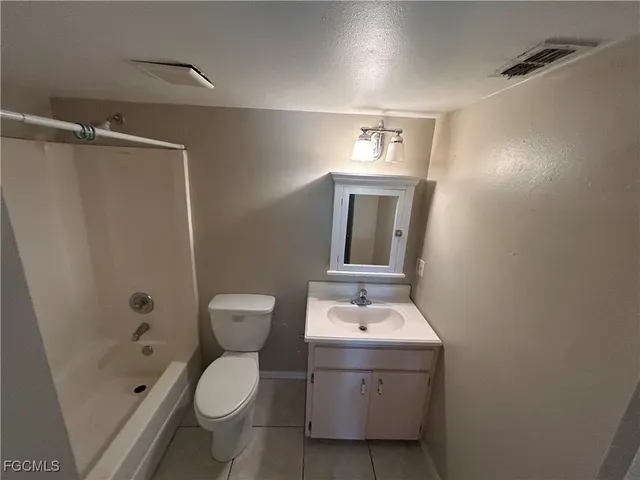 $1,100 | 211 Park Avenue, Unit 15, LaBelle, FL 33935