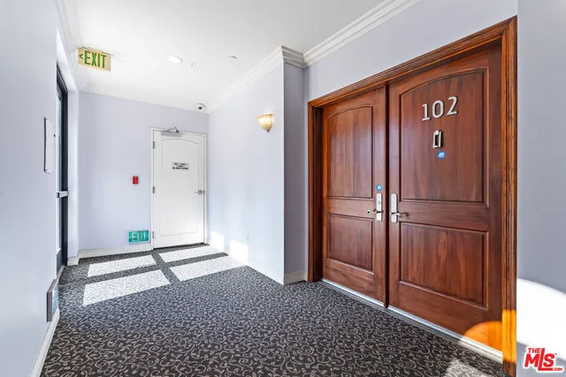a view of entryway with livingroom and furniture