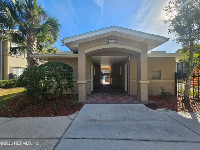 $2,000 | 3888 Summer Grove Way North, Unit 52, Jacksonville, FL 32257