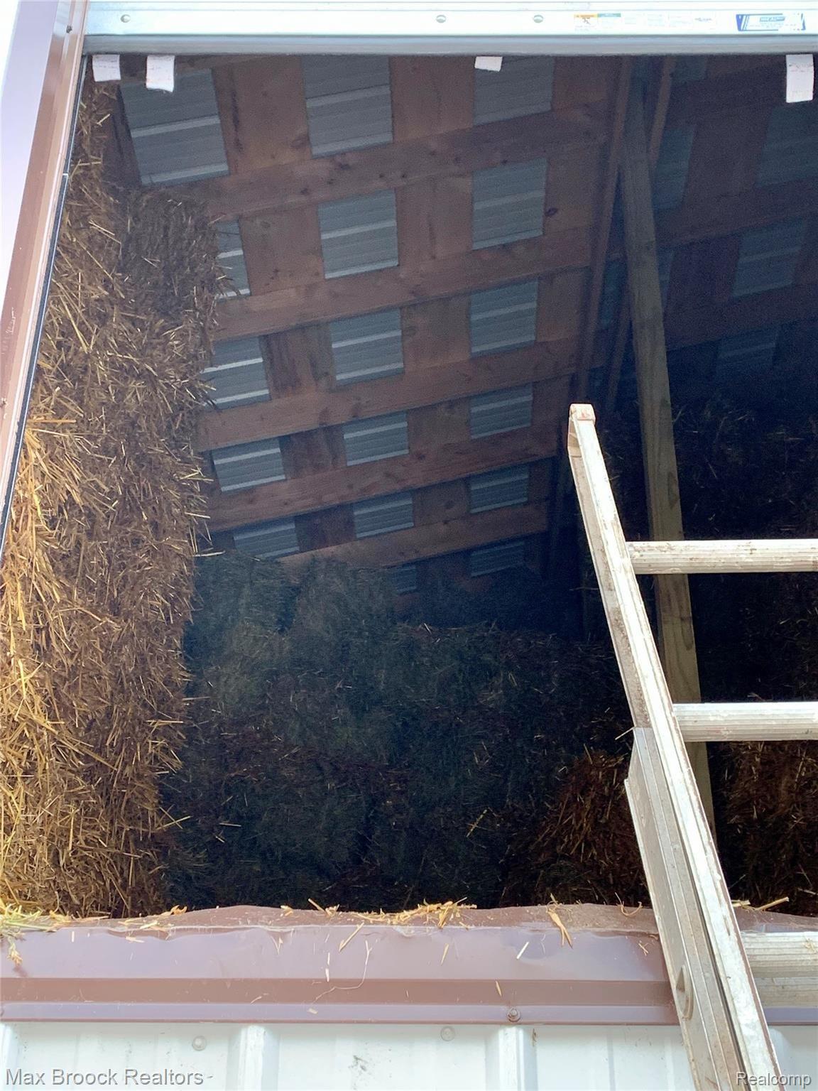 725 Wirbel Road Pinconning, MI 48650 - Photo 55 of 89 35143055-1942-4A5C-A0FF-183669514F64.jpeg