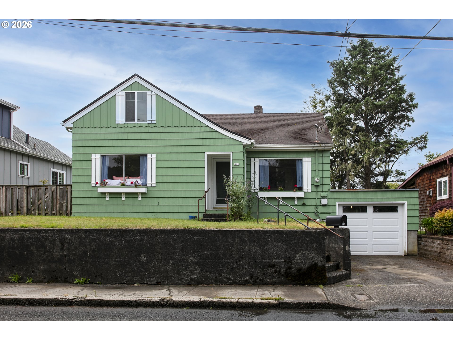 811 12th Avenue Seaside, OR 97138 - Photo 1 of 30
