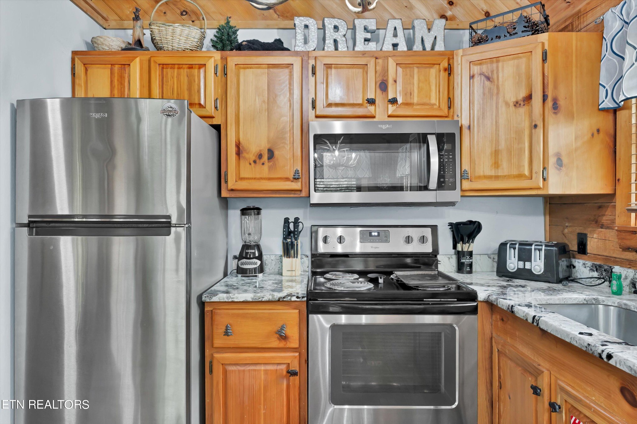 1748 Ridgecrest Drive Sevierville, TN 37876 - Photo 10 of 22