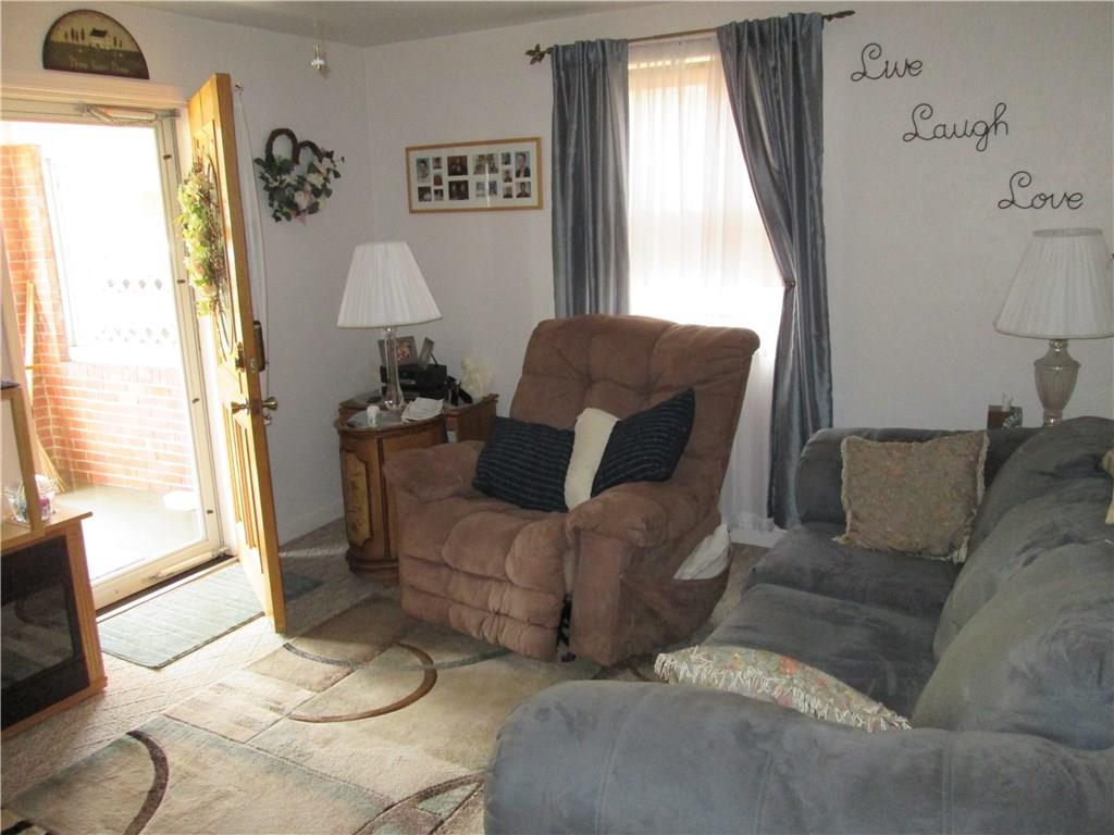 516 Sceneridge Road Liberty, PA 15133 - Photo 4 of 19 Gallery Image 4