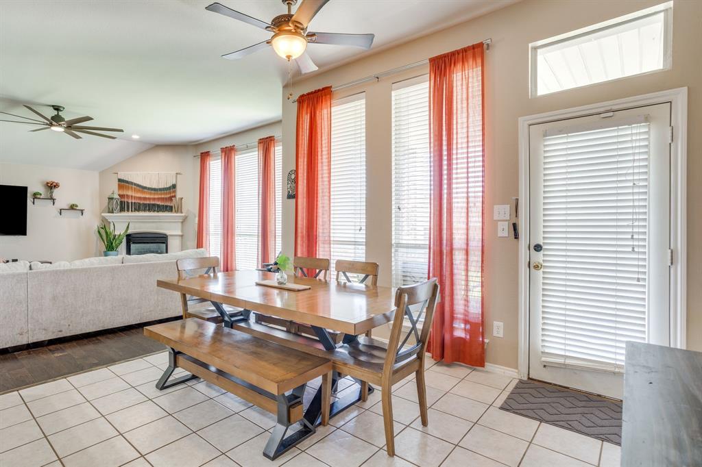 779 Little Ridge Court Burleson, TX 76028 - Photo 16 of 40