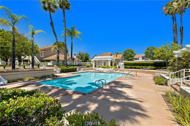 $490,000 | 9 Vía Cresta, Rancho Santa Margarita, CA 92688