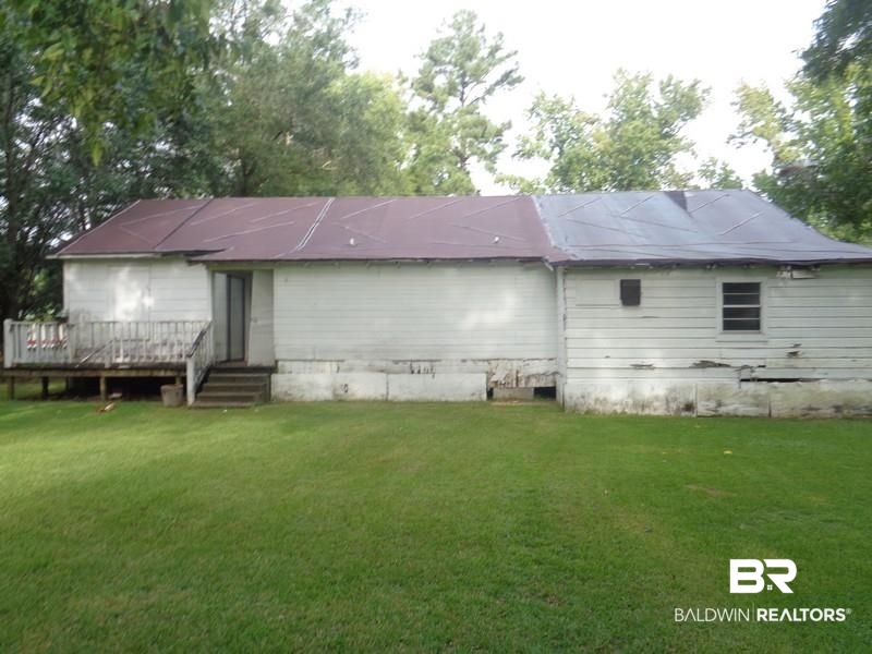102 Hart Street Brewton, AL 36426 - Photo 3 of 19 Rear