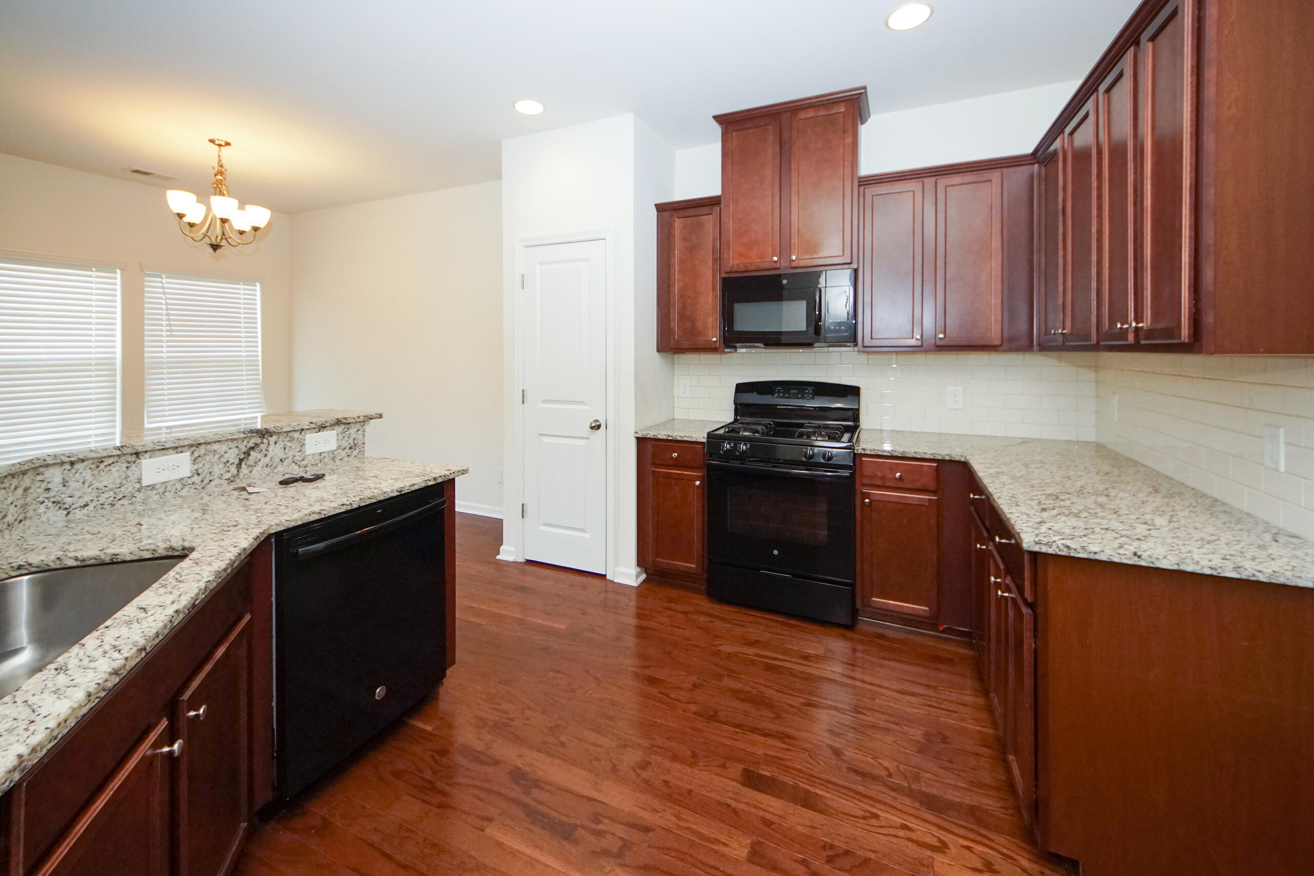 126 Radtko Road Summerville, SC 29486 - Photo 5 of 30 081021 (54)