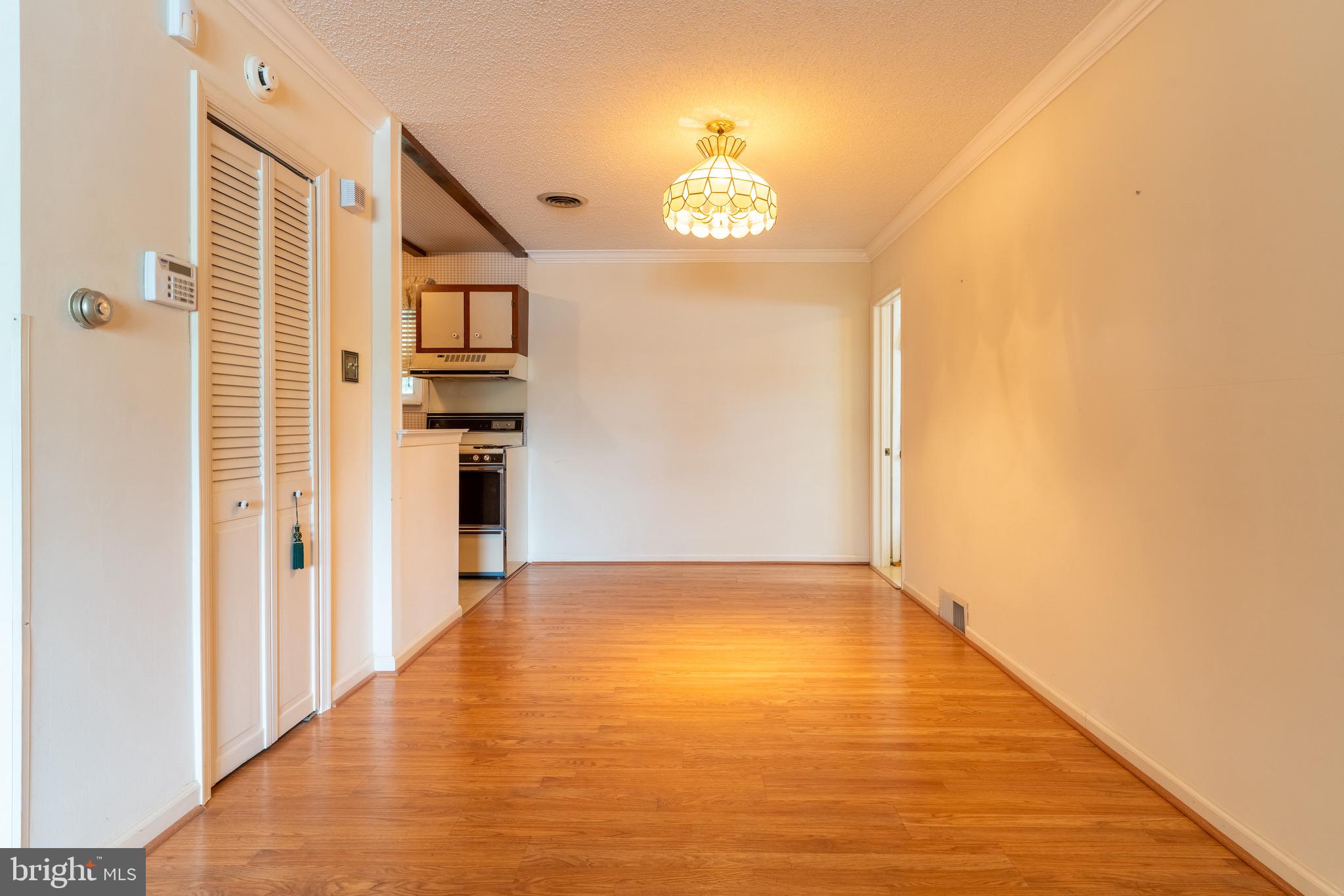 13032 Worthington Road Philadelphia, PA 19116 - Photo 19 of 33