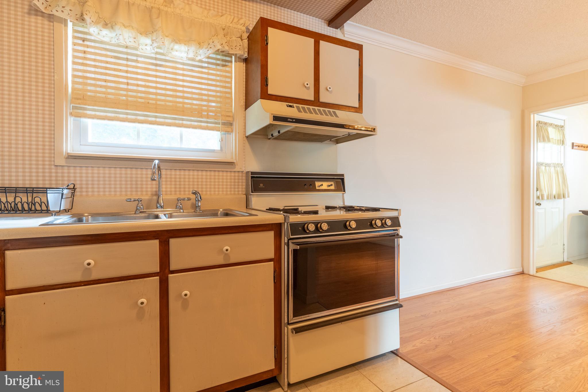 13032 Worthington Road Philadelphia, PA 19116 - Photo 23 of 33