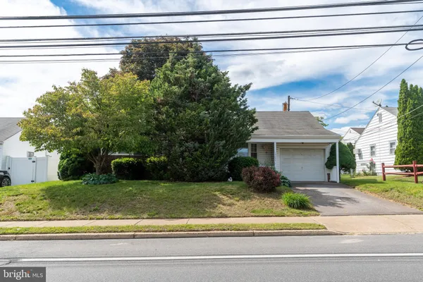 $2,500 | 13032 Worthington Road, Philadelphia, PA 19116